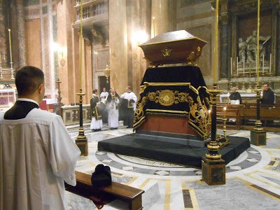catafalque meaning
